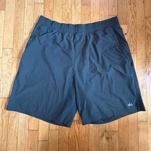 ALO Yoga Men's olive green Shorts #732
